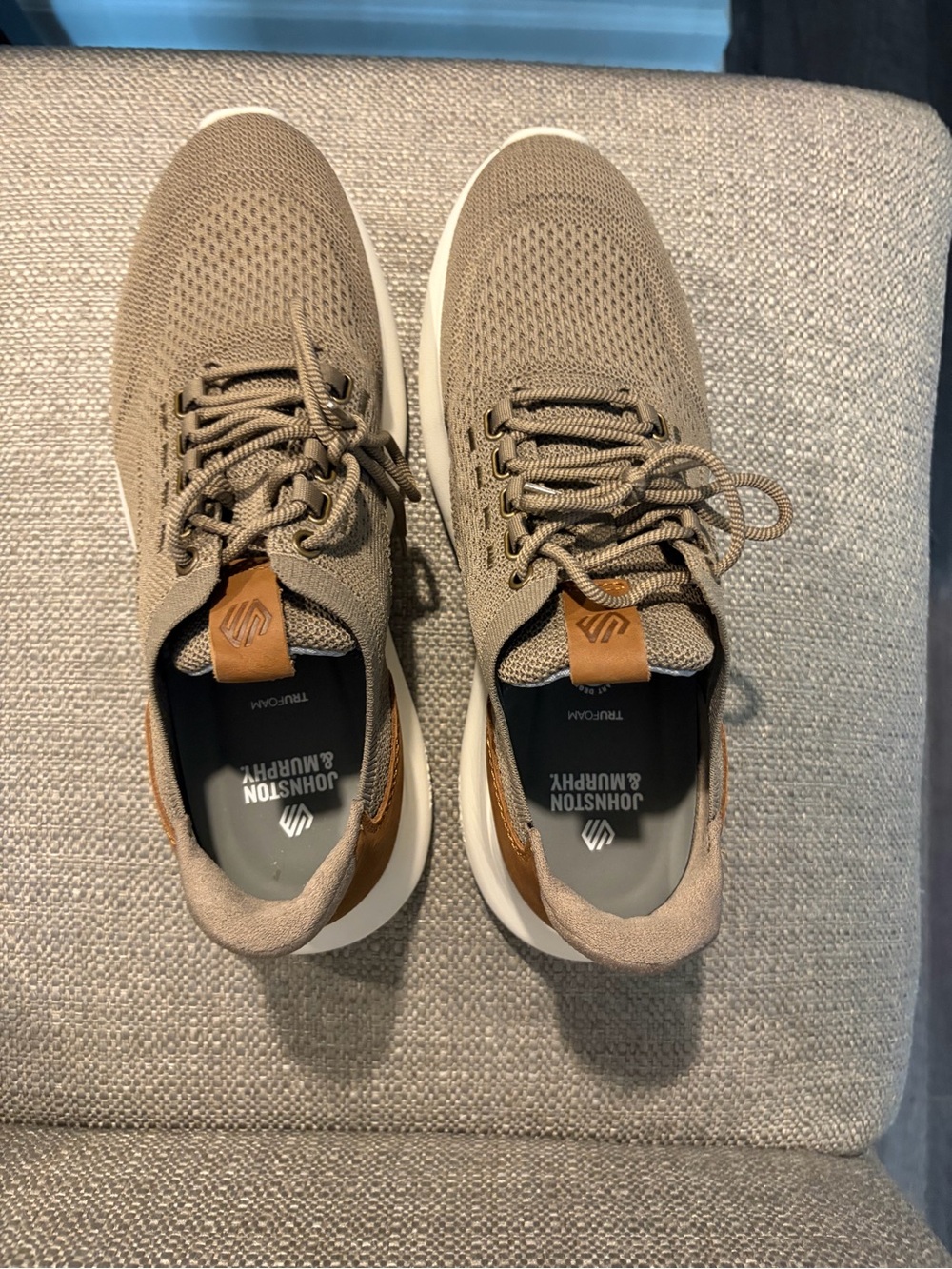 Johnston & Murphy Men’s Tan Knit Lace-Up Sneakers with White Sole